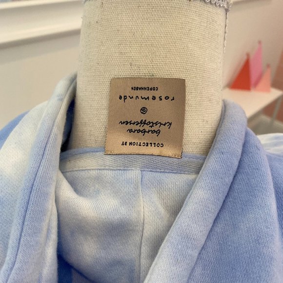 @LAURDIYOFFICIAL Reposh! Tie Dye Blue Hoodie - Picture 3 of 3